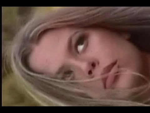 Putar Daydreaming - SAYGRACE