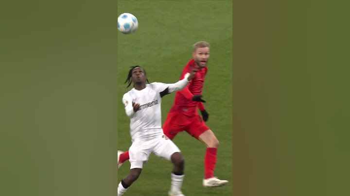 Neuer bekommt rote Karte nach heftigem Foul#fcbayern