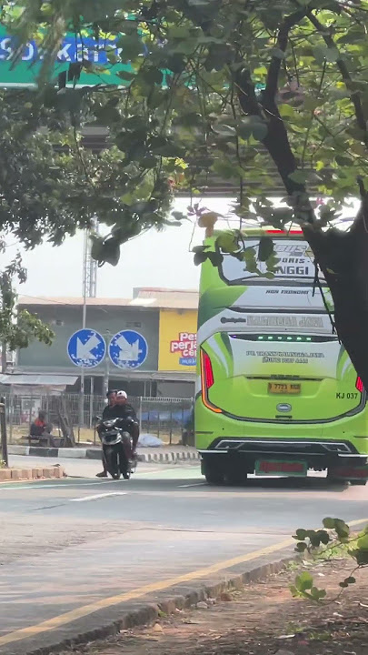 Momen bus kalingga jaya manuver masuk Toll 😱
