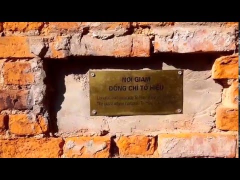Tham quan nhà tù Sơn La
