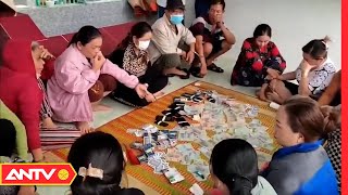 Bắt Quả Tang 16 Người Chen Chúc Đánh Bạc Trong Khu Mộ | Tin Tức 24h | ANTV