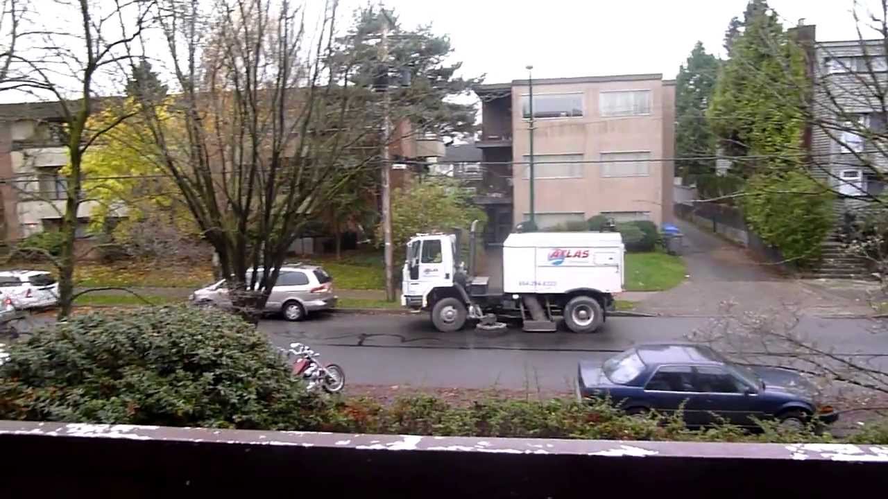 2013 11 18 Street Cleaner 3rd try at 857am