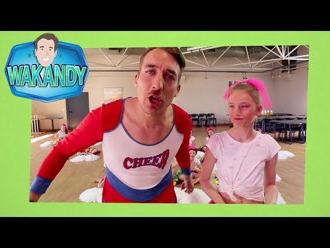 Andy probeert het als cheerleader?! | Wakandy