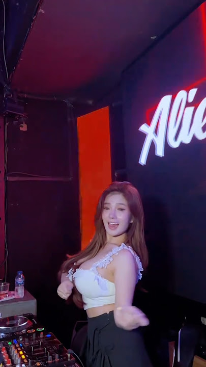 Baby don't go with DJ Aliendya 🔥 #djaliendya #remixsong #babydontgo #djviral #djviraltiktok #fyp