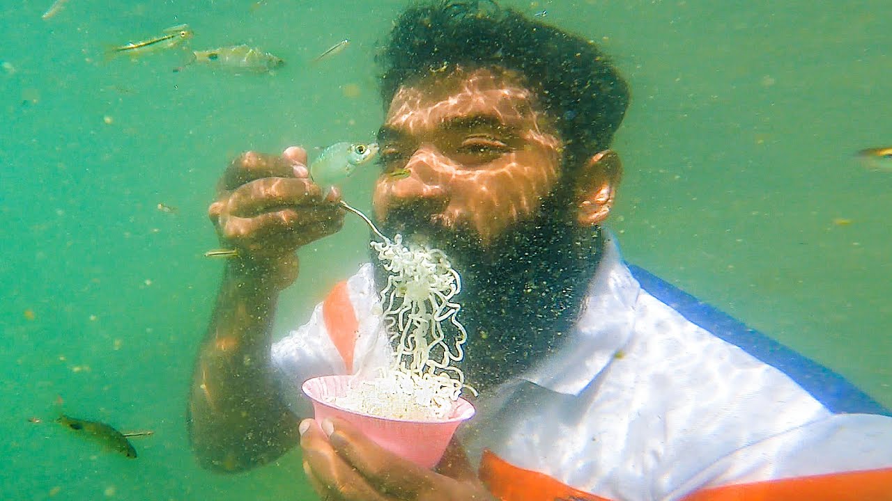 Eating food under water |വെള്ളത്തിന്റെ അടിത്തട്ടിൽ ഭക്ഷണം കഴിക്കാൻ പറ്റുമോ | M4 TECH |