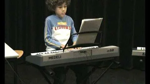 Samuel Postma playing; Ficollo