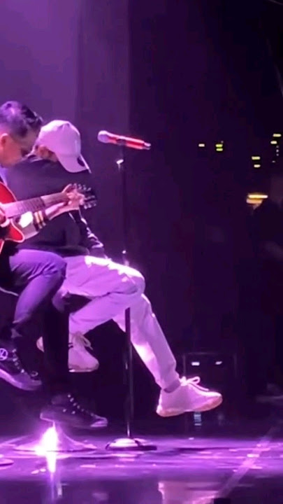Momen Gilga Sahid Nangis Saat Nyanyi Di Balai Sarbini #gilgasahid #gildcoustic #shorts