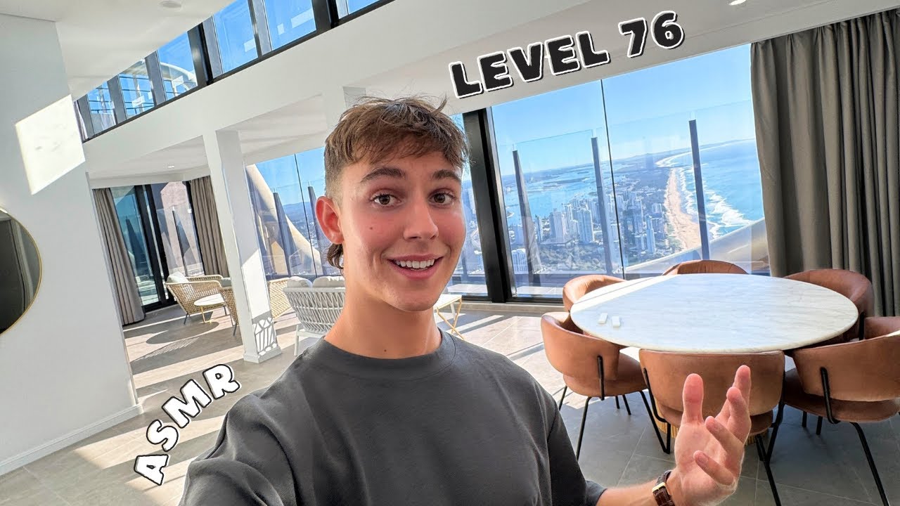 HOTEL ASMR ♡ Sky Suite Tour, Tapping, Scratching ✨ (level 76)