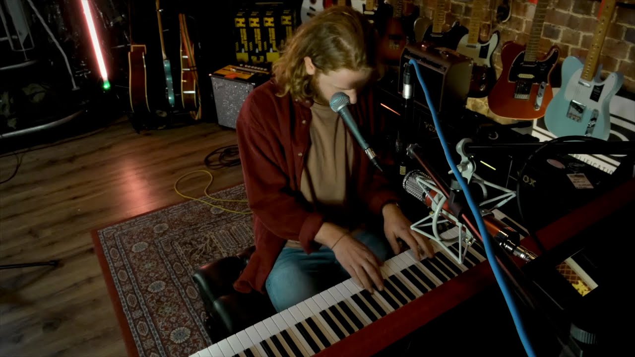 Harvest Moon - Neil Young (Live cover by Thomas Ashby) - YouTube
