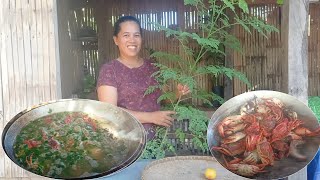 Ginisang Munggo at Crabs
