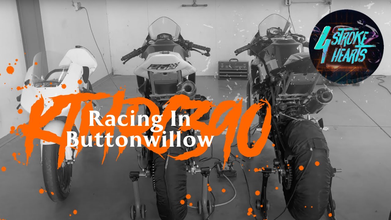 KTM RC390's racing in Buttonwillow Raceway - YouTube