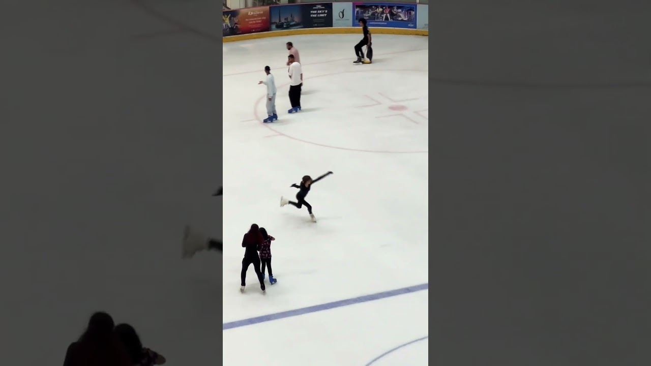 Dubai Ice Rink | Indoor Ice Skating Dubai Mall UAE 