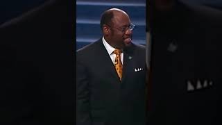 CHANGE YOUR MENTALITY, CHANGE YOUT LOCATION - shorts leadership mylesmunroe wexdemy