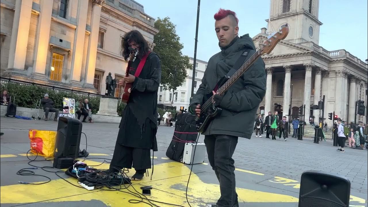 🇬🇧 [4K] NOV 2022,Amazing Bouzouki player (Vanabond ) Trafalgar Square