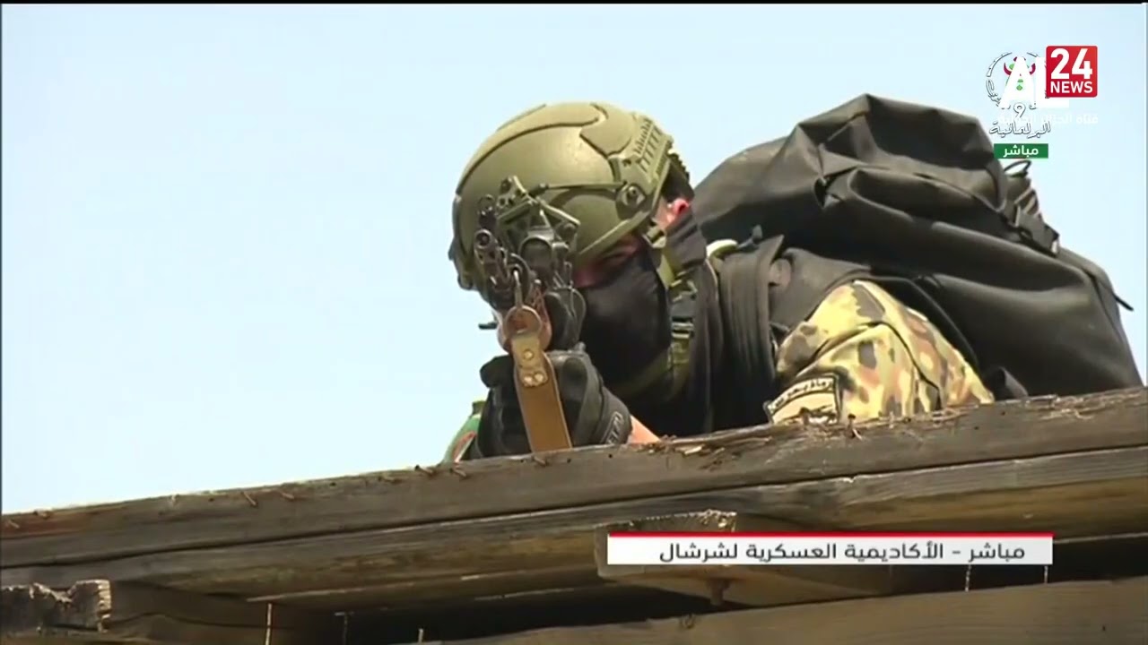 تنفيذ تمرين تكتيكي بياني في عرض البحر يُحاكي عملية تدخل لحماية منشأة صناعية