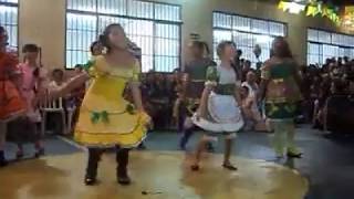 Apresentação Festa Junina - Lívia Melilo Street Dance #TBT (eu com 7 anos)