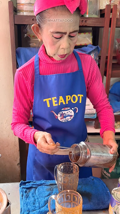 Viral Beautiful Aunty Sells Choco Ice in Bangkok, Thailand