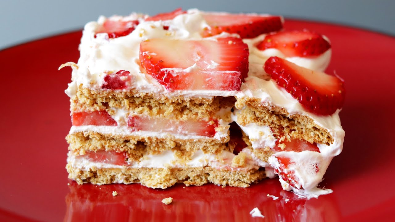 3 Ingredient Strawberry IceBox Cake Recipe