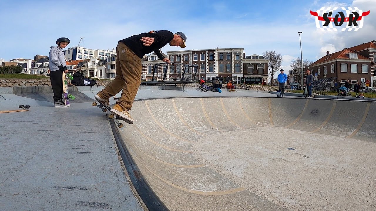 Vergelijkbaar Permanent Drijvende kracht Skatepark Badhuiskade Scheveningen - YouTube