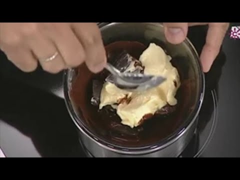 Video: ¿Puedes derretir chocolate en una cacerola?
