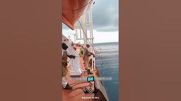 Cách Tàu Hàng Tự Vệ Mà Không Cần Vũ Khí!