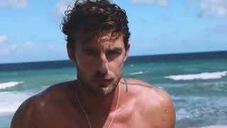 Tropical Break: Starring Christian Hogue
