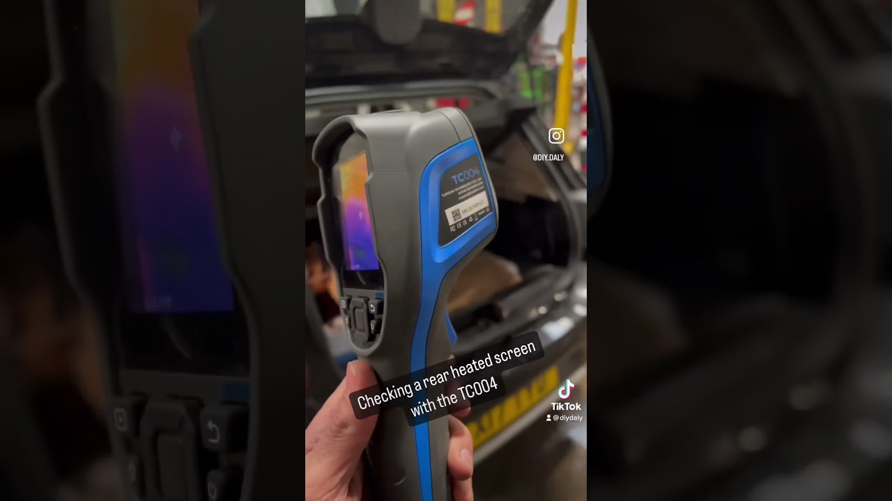 Testing a heated rear screen with the @topdonuk TC004 thermal camera 