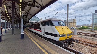 LNER Intercity 225 - Class 82 222 & Class 91 101 "Flying Scotsman" Departing at Newcastle