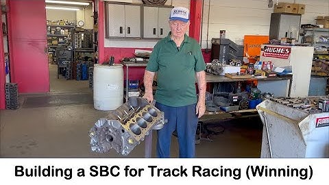 OILING! Small Block Vintage Chevy (Chevrolet) Motor - Ed Smith