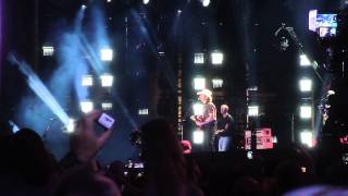 Brad Paisley - River Bank (CMA Fest 2014) (New Song)