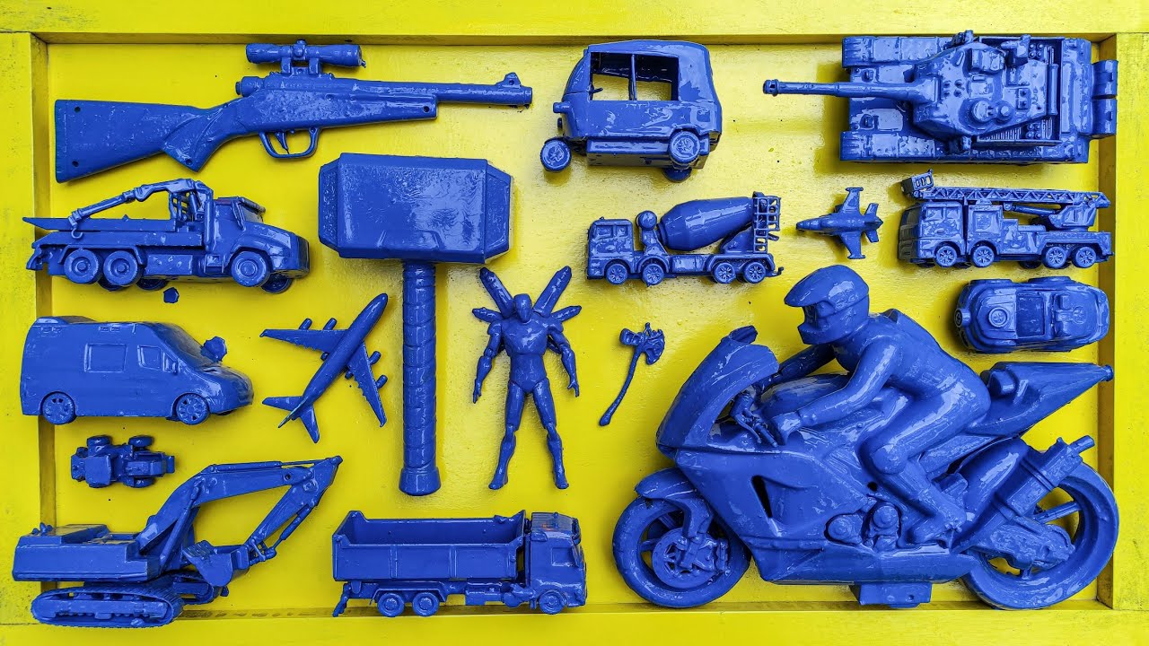 Membersihkan Mainan Mobil Balap, Bus Telolet, Kereta Api, Truk Molen, Tank Baja, Beko Excavator.