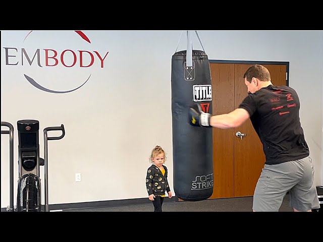 Free Standing vs Hanging Punching Bags: Which One is Right for You? 