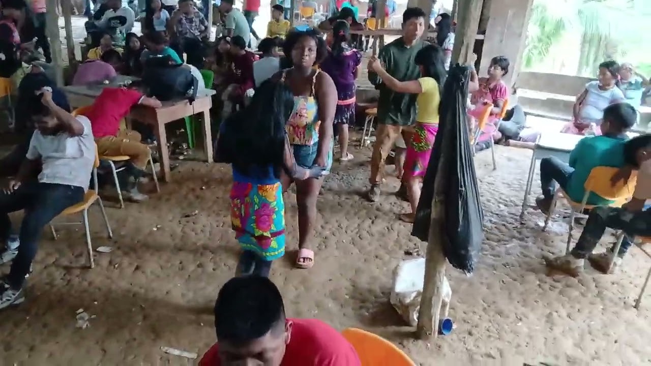 Fiesta en la comunidad puesto indio despues de terminar asamblea