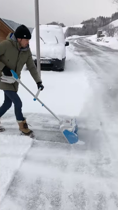 Snomax pelle à neige sur roue chasse neige 