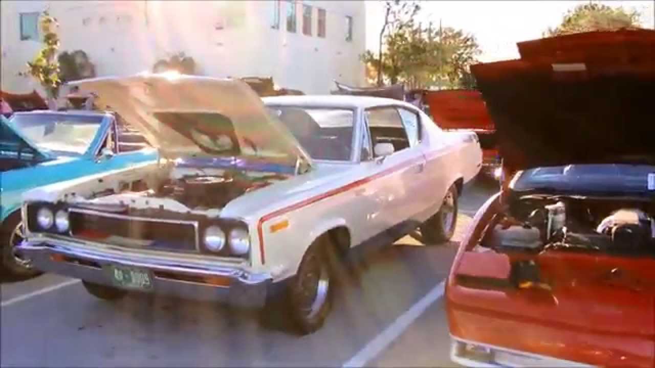 Quaker Steak and Lube Car Show, 12/31/11 YouTube