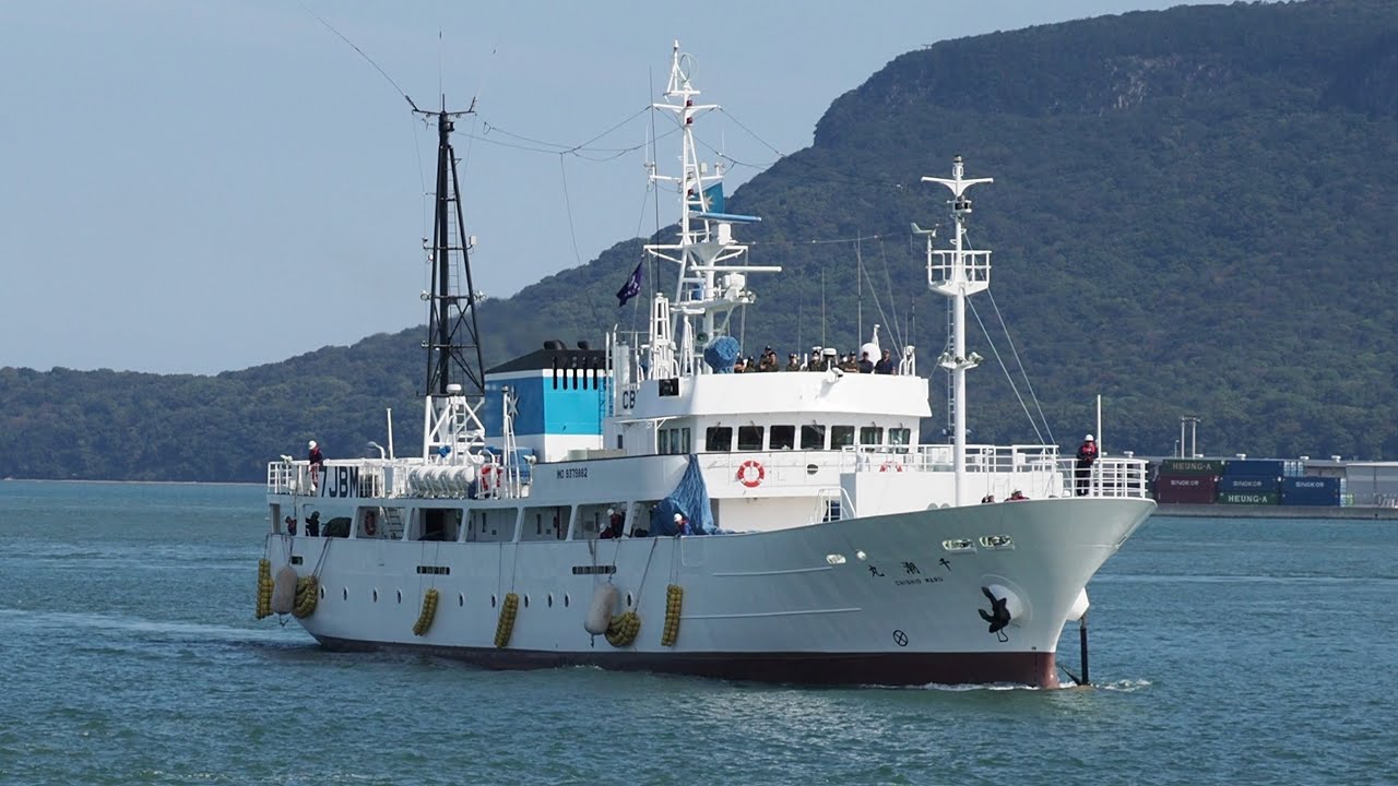 練習船「千潮丸」高松港に入港