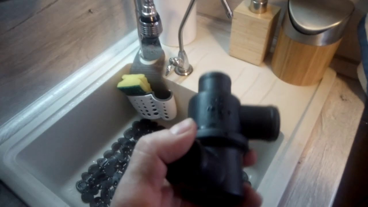 ВАЗ 21213 Нива Тайга, замена термостата, сафари по снегу на речку - YouTube