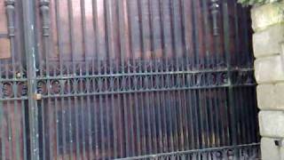 Bruno Thenner- Mostrando A Casa Do Bono Vox, Lider Do U2