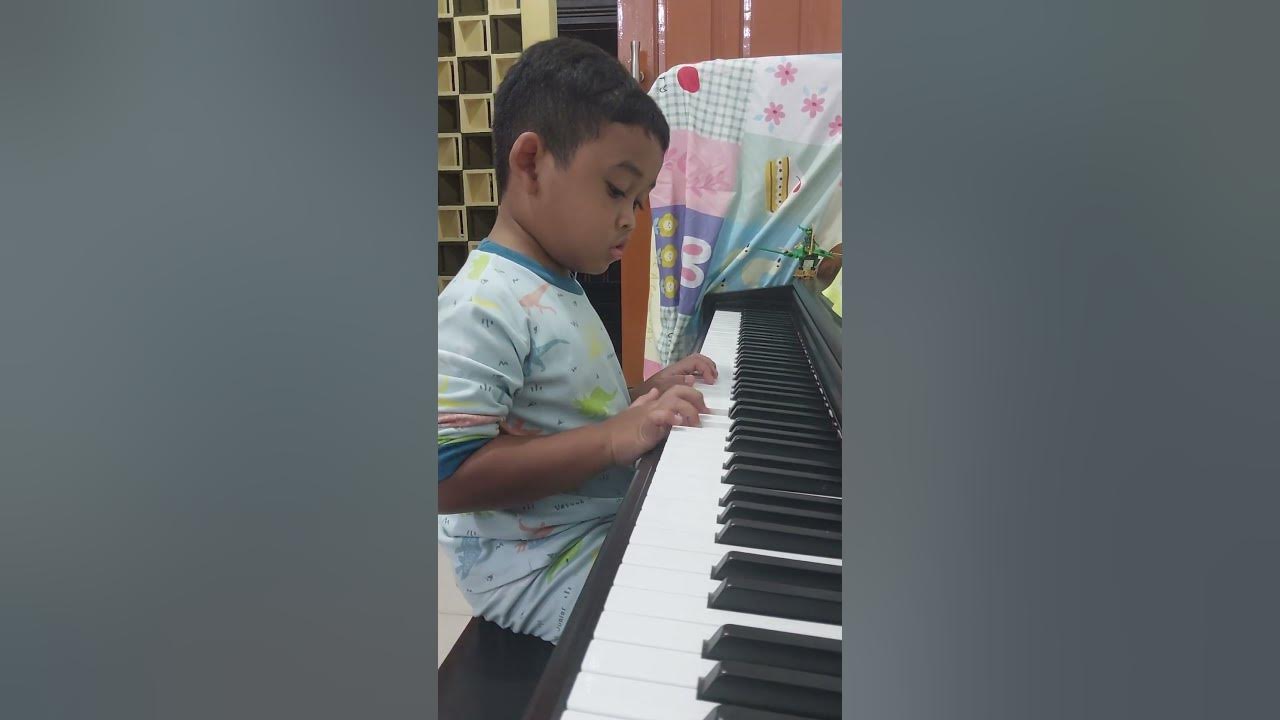 Buzz, Buzz, Buzz #belajarpiano #kawai #musicschoool #soundtree1A #ignasdiary