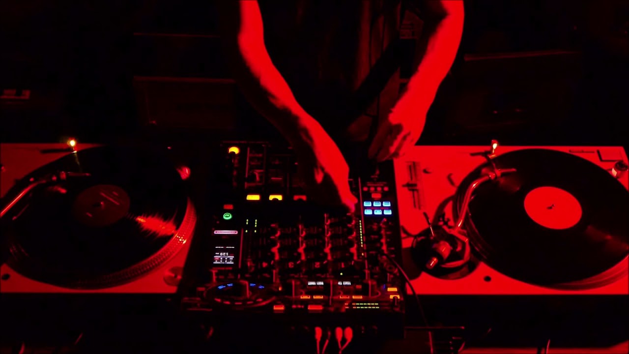 DJ Burnout Techno Eskalation