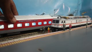Purushottam Exp Ho Scale Train Arrivedepart My First Passenger Train Set