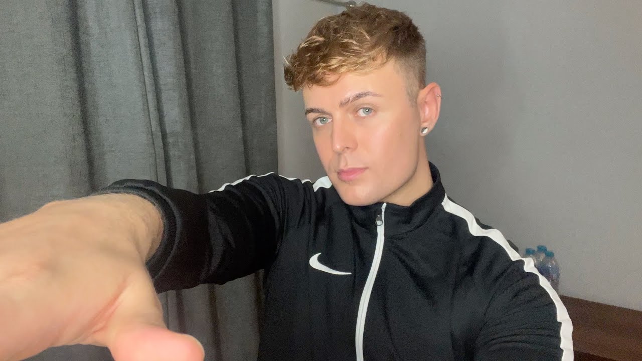 ASMR Massage From Trainer [Lotion, Taking Notes, Tapping, Palpating]