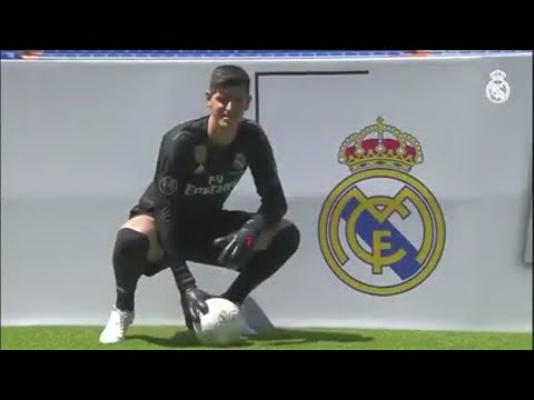 استعراض كورتوا لمهاراته أمام جماهير ريال مدريد فى سانتياجو برنابيو