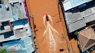 Два миллиона жителей Бразилии оказались в водной ловушке. Более сотни людей погибли в наводнении
