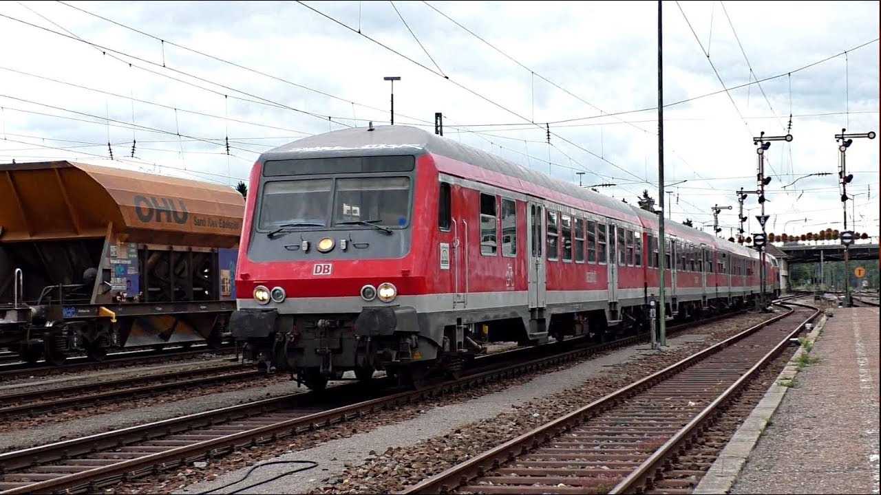 DB 218 326-7 und HzL Baureihe 650 in Villingen(Schwarzwald)