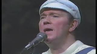 Red is the Rose-Clancy Brothers & Robbie O'Connell 2/13