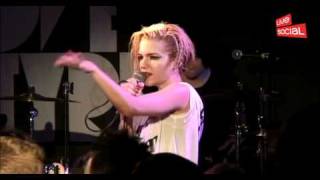 Tove Styrke - Love You And Leave You (Live Social)