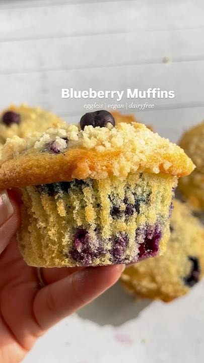 Blueberry Muffins with crumble topping. Recipe👇 #baking #recipes #baking