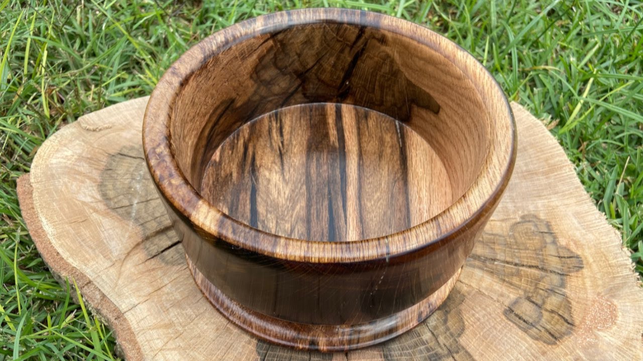 Wood turning: Spalted Oak and Resin Bowl