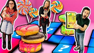XXL CANDYLAND BRETTSPIEL mit Greifautomaten Challenge! Wer holt sich die meisten Süßigkeiten? screenshot 4